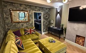 New Refurbished Cottage Near Alton Towers Sleeps 6 Ashbourne Peak District Derbyshire